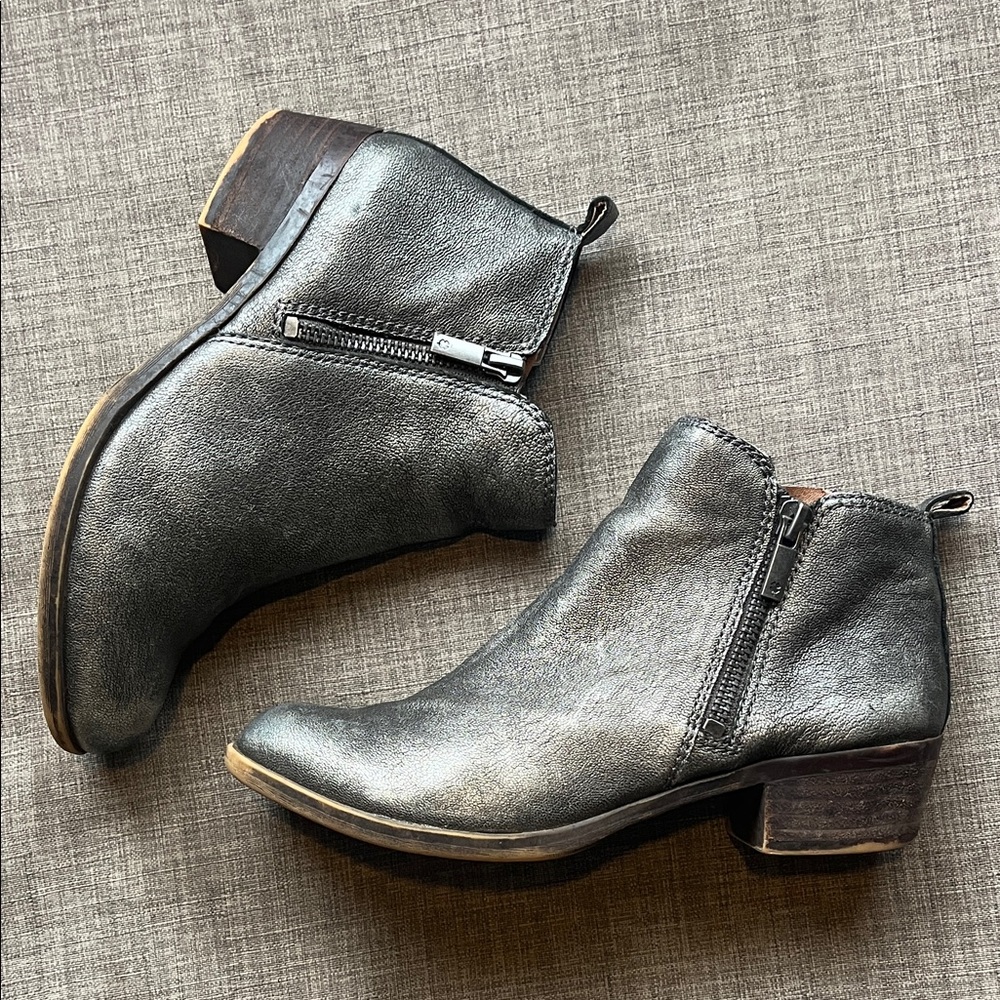 Lucky Brand Basel Leather Silver Distressed Booties Size 6